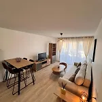 T2 Cosy Avec Terrasse & 2 Parkings Prives 아파트 *