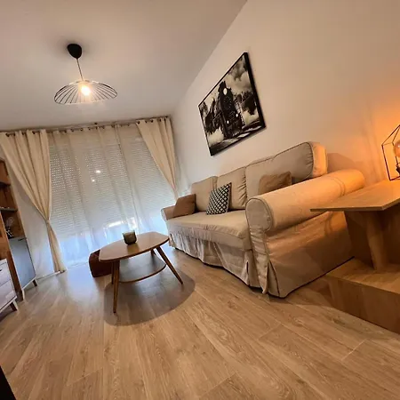 T2 Cosy Avec Terrasse & 2 Parkings Prives * Saint-André-de-Cubzac
