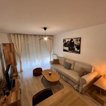 T2 Cosy Avec Terrasse & 2 Parkings Prives Saint-André-de-Cubzac