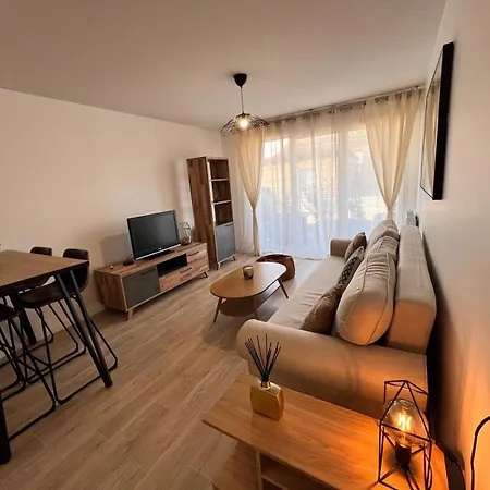 Apartamento T2 Cosy Avec Terrasse & 2 Parkings Prives Saint-André-de-Cubzac