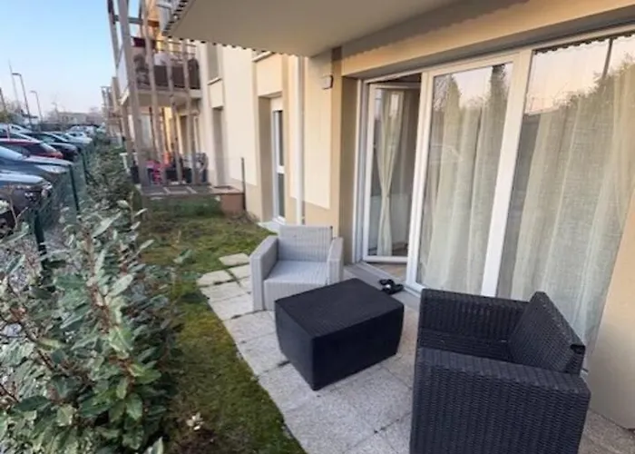 T2 Cosy Avec Terrasse & 2 Parkings Prives *